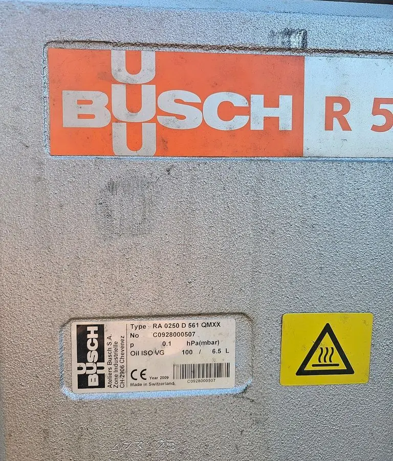 Plăcuța pompei de vid Busch R 5: tip RA 0250 D 561 QMXX, an 2009, fabricată în Elveția