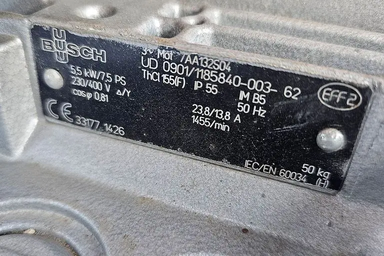 Plăcuța motorului Busch: 5,5 kW, 230/400 V, 50 Hz, 1.455 rot/min