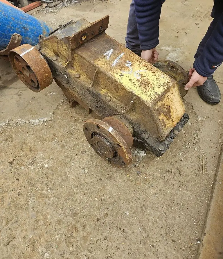 Reductor 1/36, 156 kg: cuplajele cu flanșă de pe arbori